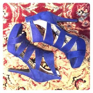 Blue heels 👠👠
