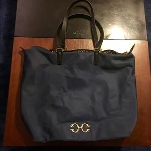 C. WONDER NYLON LARGE EASY TOTE BAG- NAVY