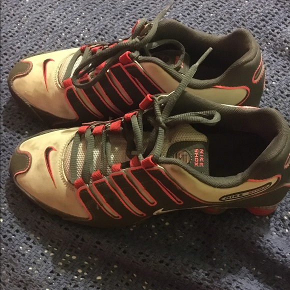 SUPER SALE: Nike Shocks