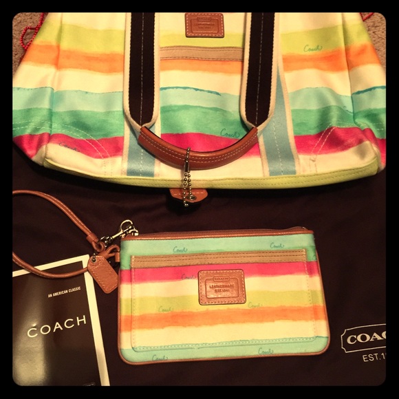 (SOLD) Coach summer handbag with wristlet.