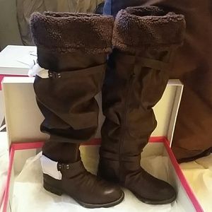 NWT JUST FAB OVER THE KNEE BOOTS
