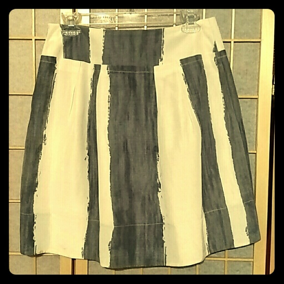 Calvin Klein gray & white pleated midi skirt