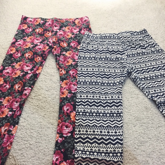 2 Pairs of leggings!!