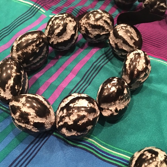 Hawaiian Kukui nut necklace & bracelet set - Picture 2 of 2