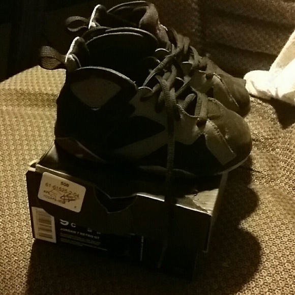 Shoes - Picture 2 of 2