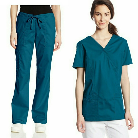 SOLD - Cherokee Core Stretch Scrub Set - Picture 1 of 4
