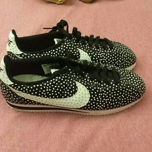 Brand New Nike Womens Sneakers