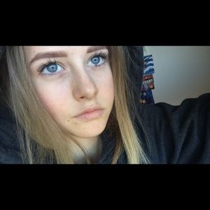 Meet your Posher, Eva