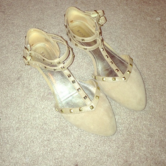 Forever 21 tan sandals with gold studs