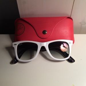 Original Ray- Ban Wayfarers. Limited print