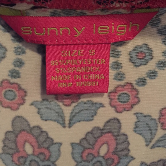 Patterned top - Picture 2 of 4