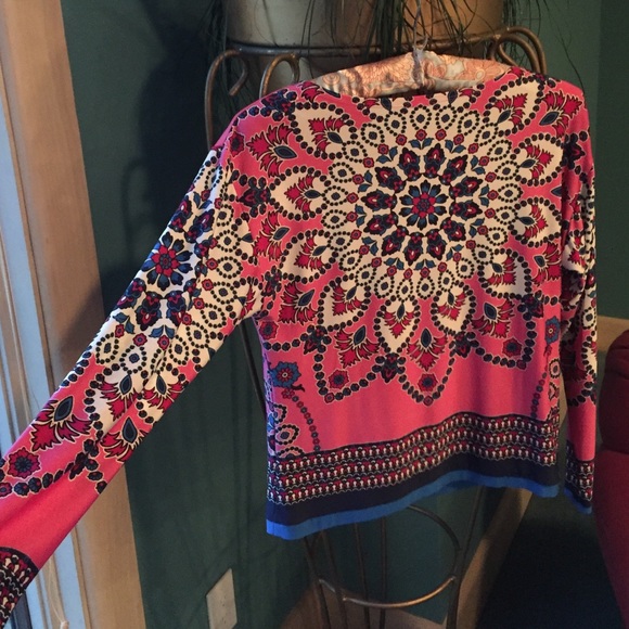 Patterned top - Picture 3 of 4