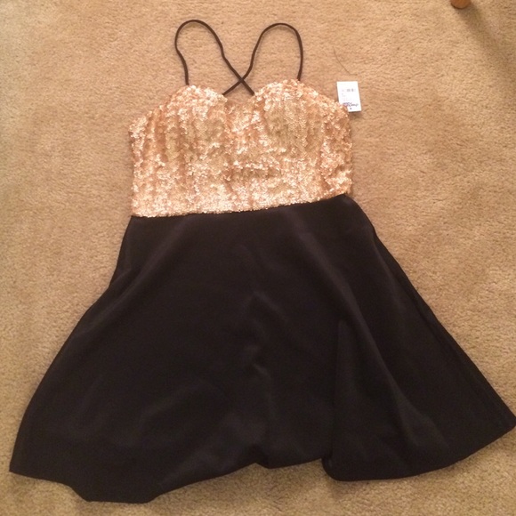 Charlotte Russe Dresses & Skirts - Black and Champagne sequins