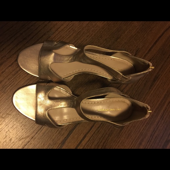 Adrienne Vittadini gold wedges