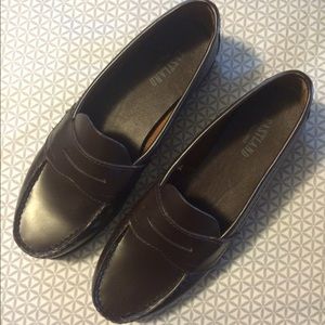 Eastland Loafers in Dark Brown - Size 6 1/2