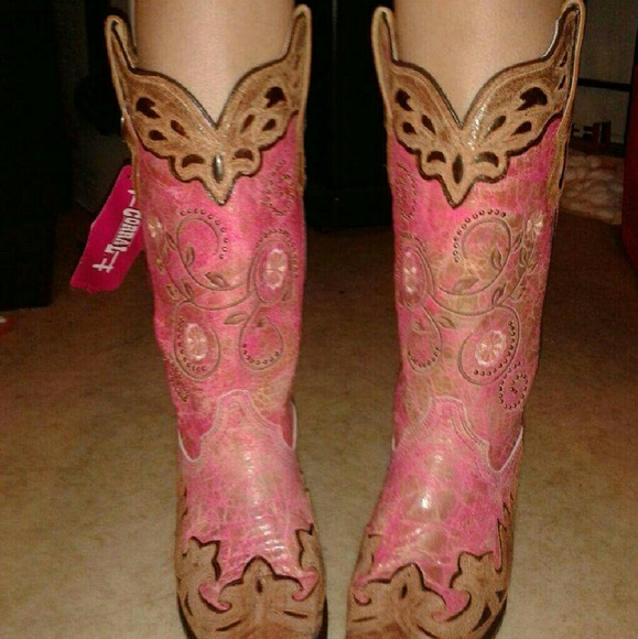 Corral boots