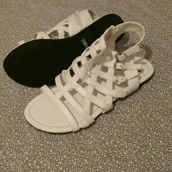 sandals - Picture 3 of 4