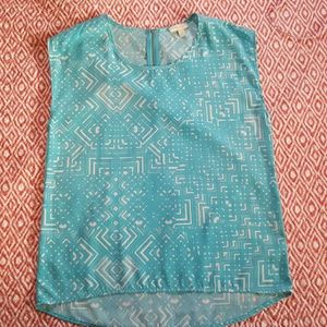 DONATED Cute top!