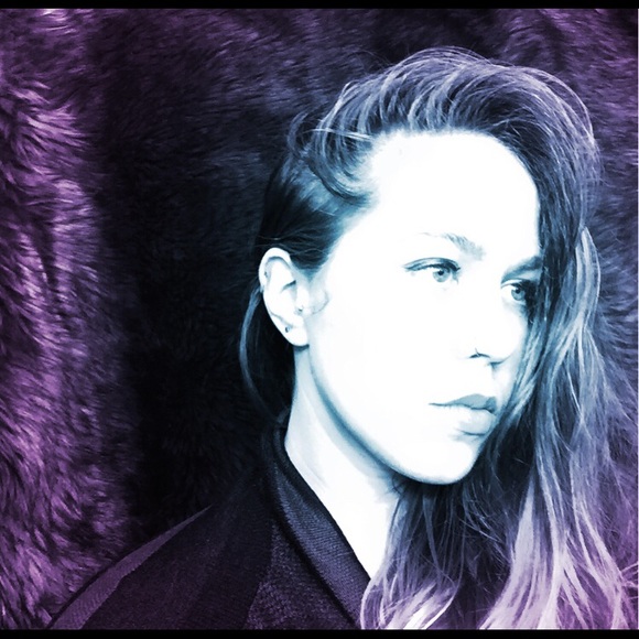 Meet your Posher, Lydia - Picture 4 of 4