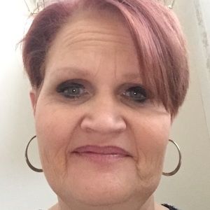 Meet your Posher, Loralea