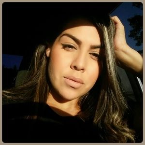 Meet your Posher, Adriana