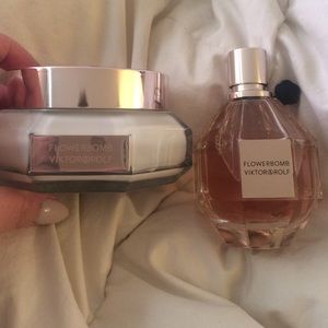 Flowerbomb purfume and lotion