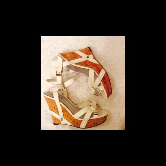 Guess wedges