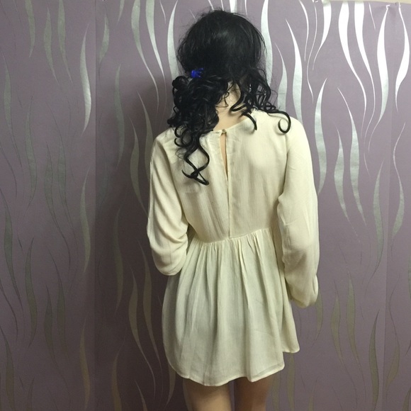 ❣️LAST ONEAmerican Rag Embroidered Bib Peasant Top - Picture 2 of 4