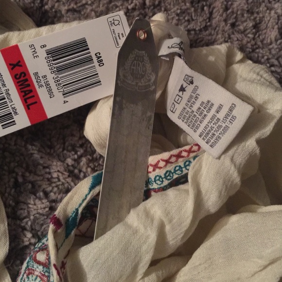 ❣️LAST ONEAmerican Rag Embroidered Bib Peasant Top - Picture 4 of 4