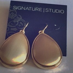 Gold colored drop earrings