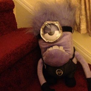 Minon back back slash holding thing