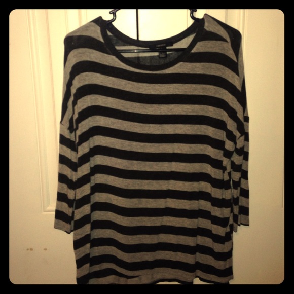Dark/light grey striped shirt