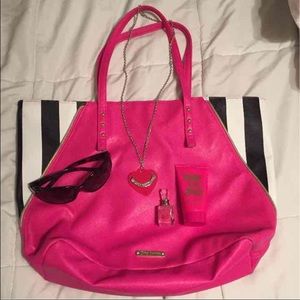 SALE ‼️JUICY COUTURE BUNDLE🎀💁🏻