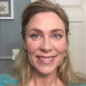 Meet your Posher, Alicia