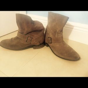 Suede Buckle boots