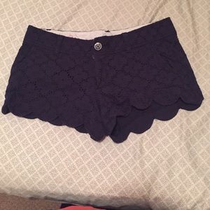 Authentic Lilly Pulitzer scalloped shorts!