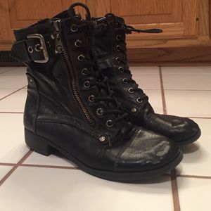 Combat boots