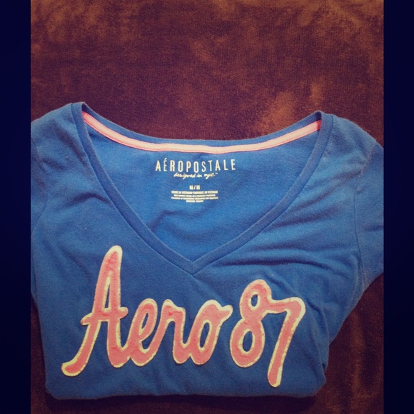 Medium Aeropostale v-neck shirt