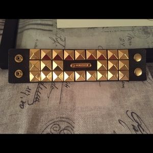 Beautiful Michael Kors bracelet. Brand new.