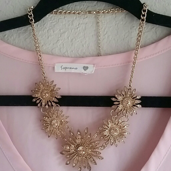 ❌SOLD Gold & Light Pink Statement Necklace