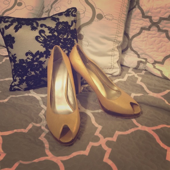 Nine West peekaboo heels