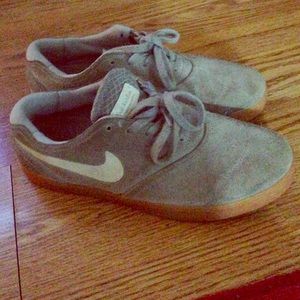 Boys Nikes