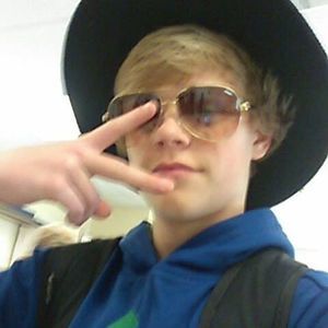 Meet your Posher, Hunter