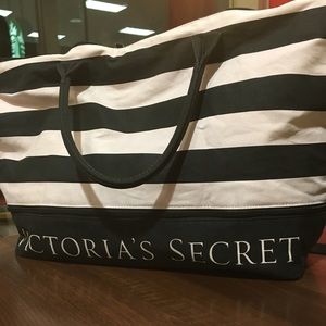 Victoria's Secret weekender bag ✈️🚆🛳