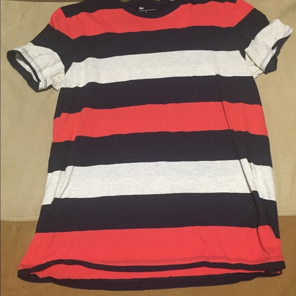 Men's Short Sleeve T-shirt with Stripes.
