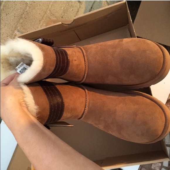 UGG authentic josette chestnut boots Sz 9 new - Picture 2 of 4