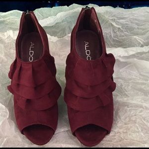 ALDO Burgundy Peekaboo Bootie. Sz 7.
