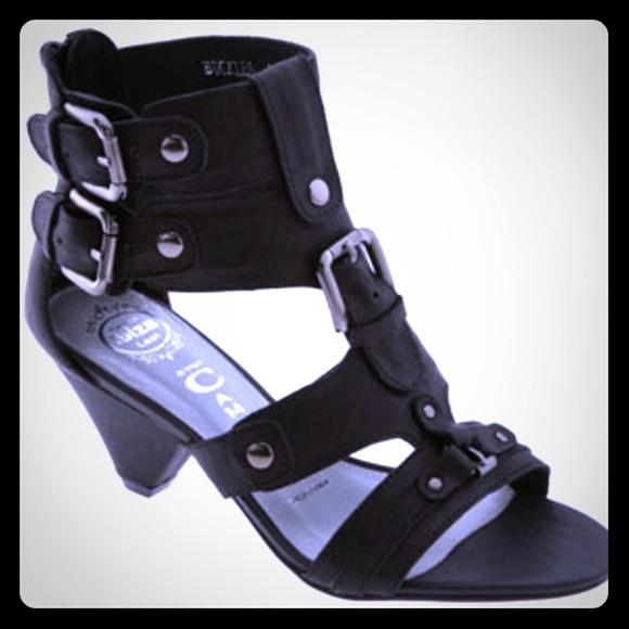Jeffrey Campbell black "buckles" pump