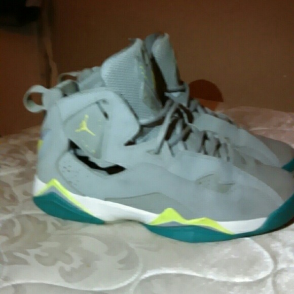 Grey Jordan - Picture 3 of 4