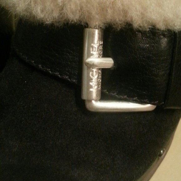 MICHAEL KORS CLOGS (NO BOX) - Picture 2 of 4